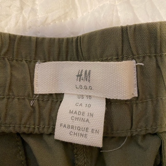 Army green Capri pants - Picture 3 of 3